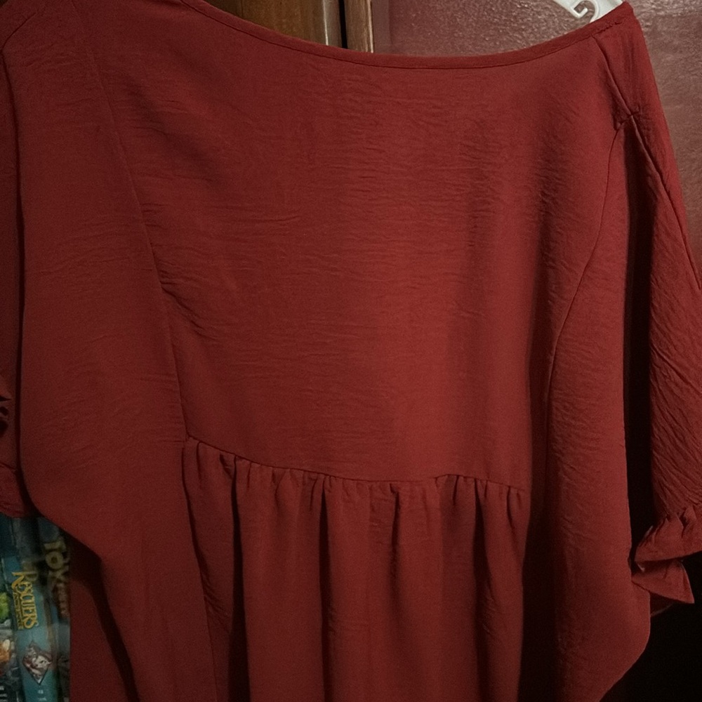 Amazon Essentials Red Top - Picture 4 of 5